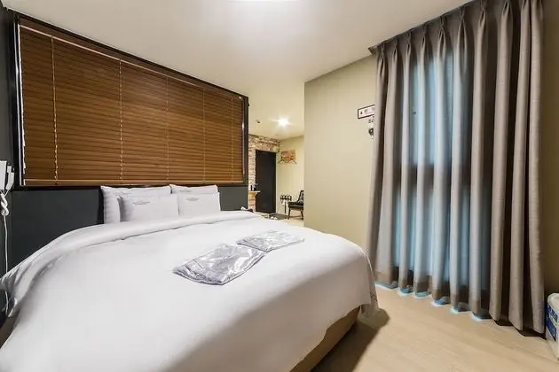 Tek Büyük Yataklı Oda (7 PY)