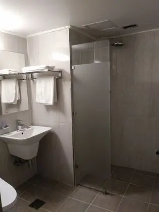 Standard Twin Room - Free Fitness Center