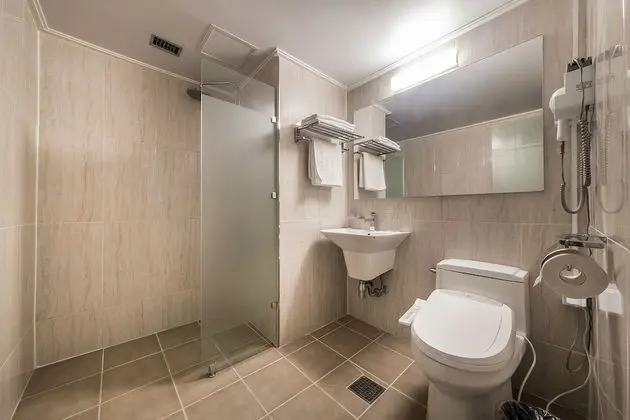 Standard Twin Room - Free Fitness Center