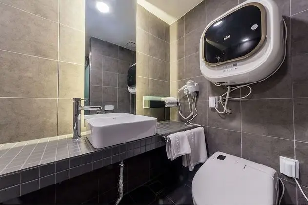 Super Deluxe Double Room - Breakfast for 2 Included (Not on Sundays)/Netflix/Free Screen Golf