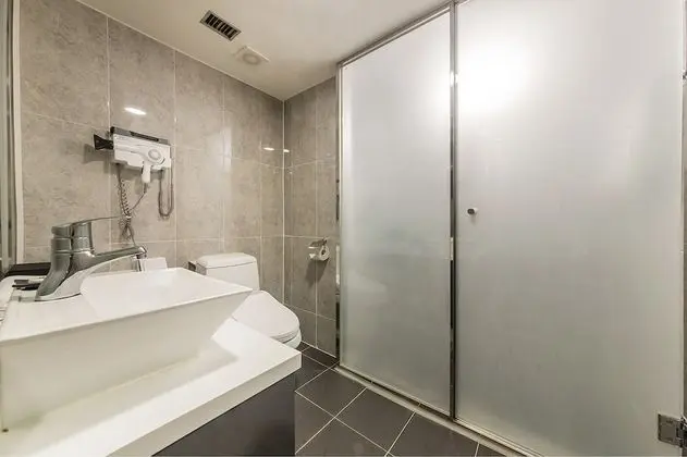 Super Deluxe Double Room - Breakfast for 2 Included (Not on Sundays)/Netflix/Free Screen Golf