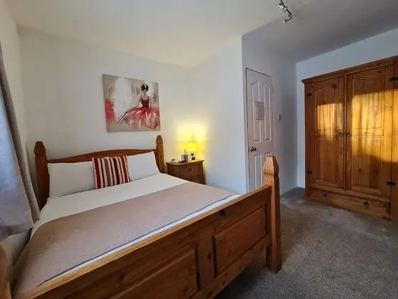 Tek Büyük Yataklı Oda, Banyolu/Duşlu, Avlu Manzaralı (Room 11 and 12)