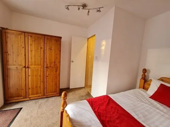 Tek Büyük Yataklı Oda, Banyolu/Duşlu, Avlu Manzaralı (Room 11 and 12)