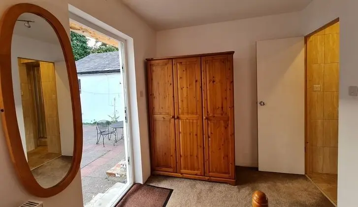 Tek Büyük Yataklı Oda, Banyolu/Duşlu, Avlu Manzaralı (Room 11 and 12)