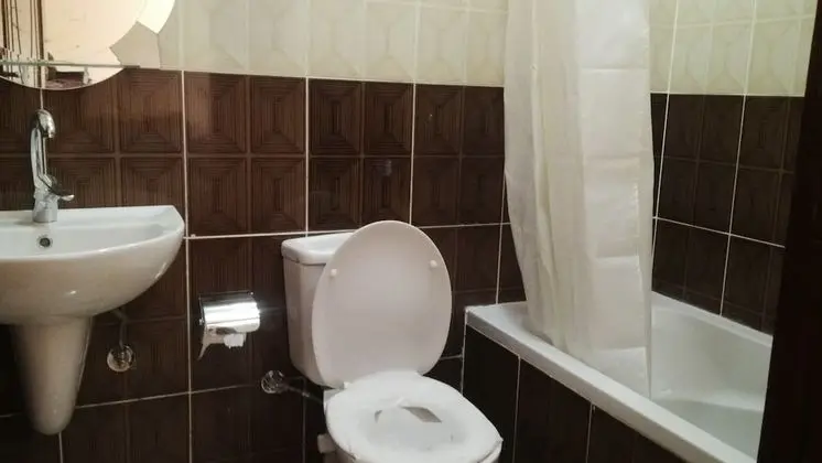 Comfort Üç Kişilik Oda, Küvet, Bahçeli