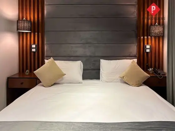 Deluxe Tek Büyük Yataklı Oda, Bahçe Manzaralı