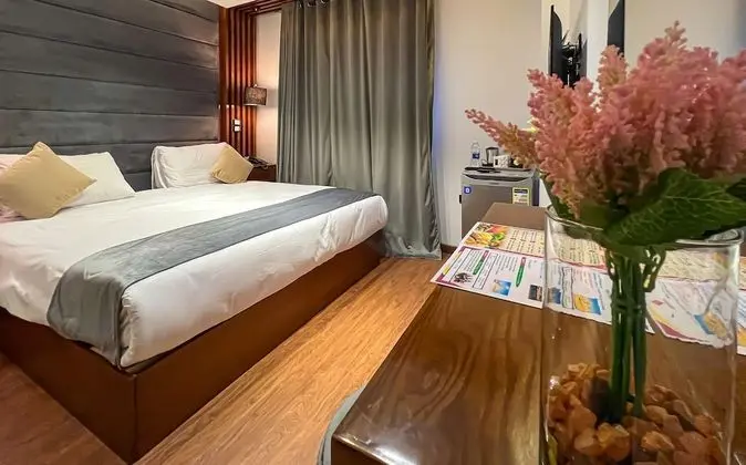 Deluxe Tek Büyük Yataklı Oda, Bahçe Manzaralı