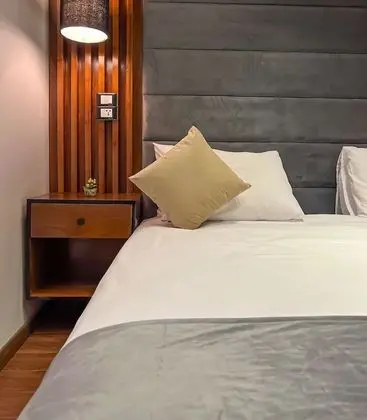 Deluxe Tek Büyük Yataklı Oda, Bahçe Manzaralı