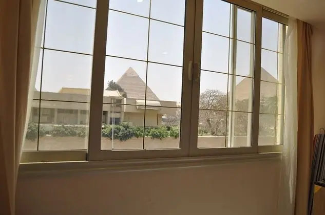 Tek Büyük Yataklı Oda (Pyramid View)