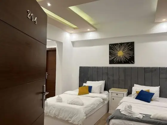 Üç Kişilik Oda