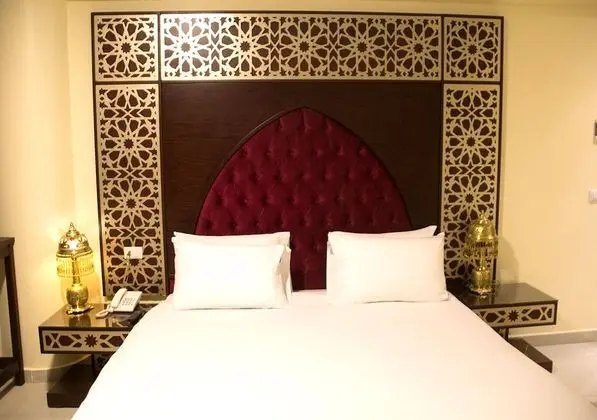 Luxury Tek Büyük Yataklı Oda