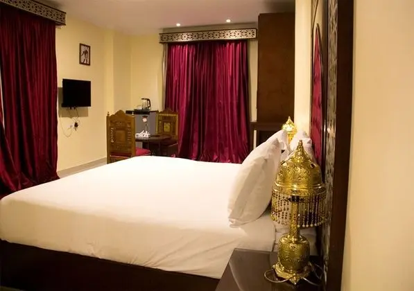 Luxury Tek Büyük Yataklı Oda