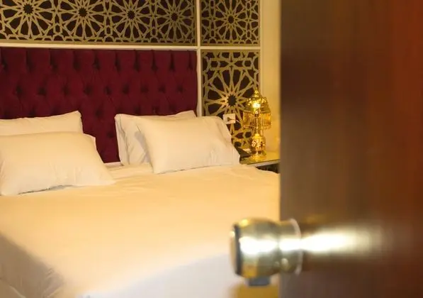 Luxury Tek Büyük Yataklı Oda