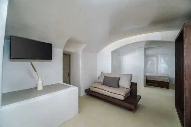 Cave Suite, Indoor Hot Tub
