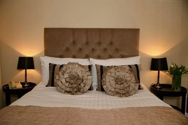 Büyük Yataklı Tek Kişilik Oda