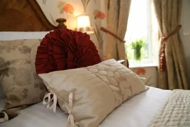 Büyük Yataklı Tek Kişilik Oda