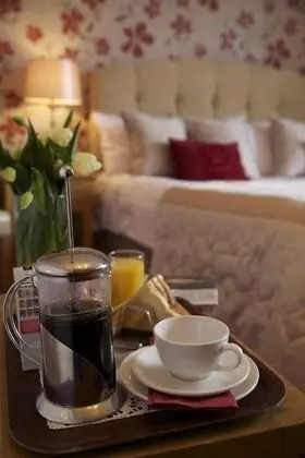 Büyük Yataklı Tek Kişilik Oda