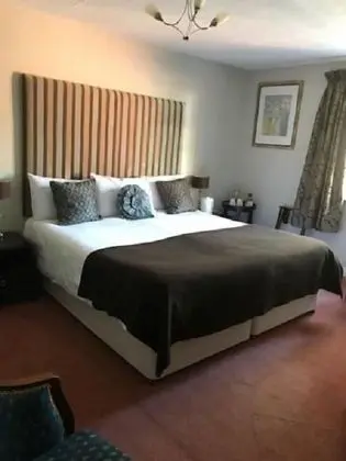 Büyük Yataklı Tek Kişilik Oda