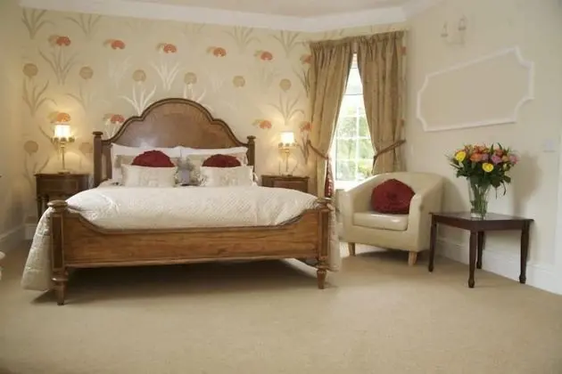 Büyük Yataklı Tek Kişilik Oda