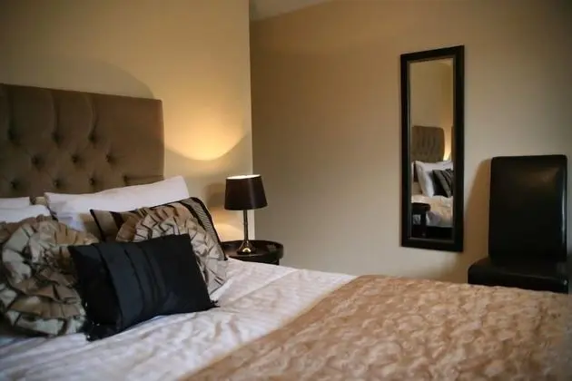 Premium Tek Büyük Yataklı Oda