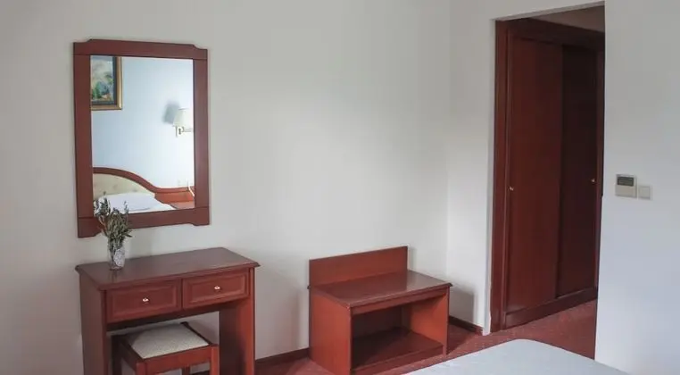 Üç Kişilik Oda, Deniz Manzaralı