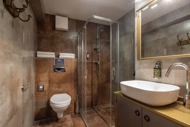 Deluxe Tek Büyük Yataklı Oda