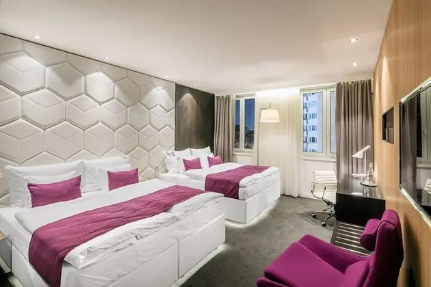 Deluxe Family Room with Whirlpool