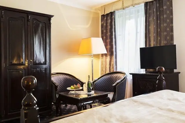 Deluxe Tek Büyük Yataklı Oda