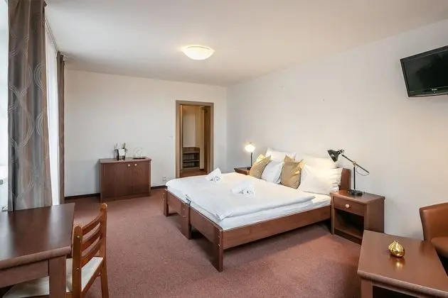 Superior Tek Büyük veya İki Ayrı Yataklı Oda