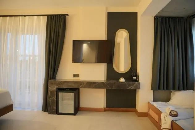 Cumbalı Deluxe Oda, Havuz ve Bahçe Manzaralı, 1. Kat