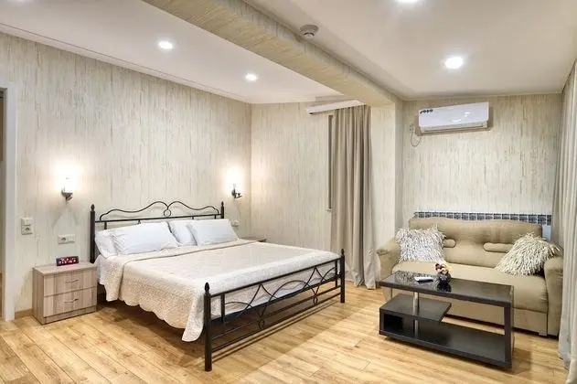 Luxury Süit, Avlu Manzaralı