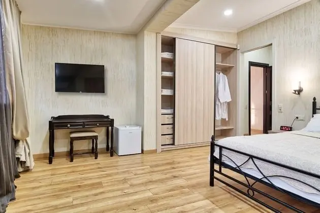 Luxury Süit, Avlu Manzaralı