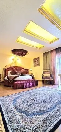 Royal Tek Büyük Yataklı Oda