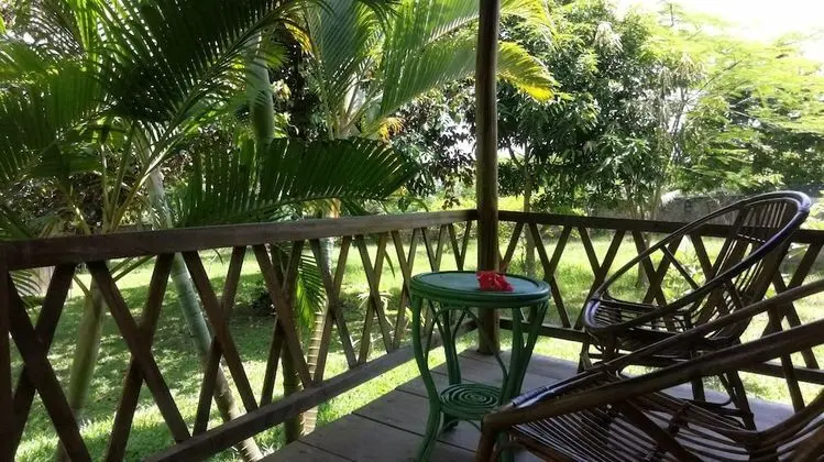 Standard Bungalov, Ortak Banyo (Double - with Fan)