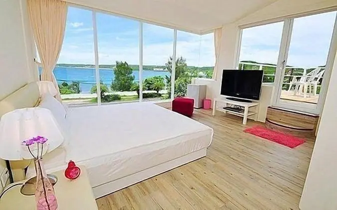 Luxury Tek Büyük Yataklı Oda, 1 Büyük (Queen) Boy Yatak, Balkon, Okyanus Manzaralı