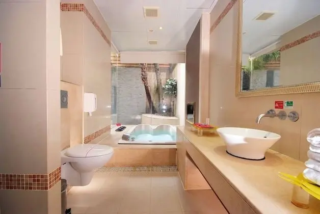 Deluxe Tek Büyük Yataklı Oda, Balkon