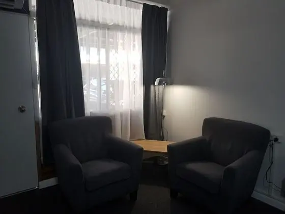 Deluxe Tek Büyük Yataklı Oda (Ground Floor)