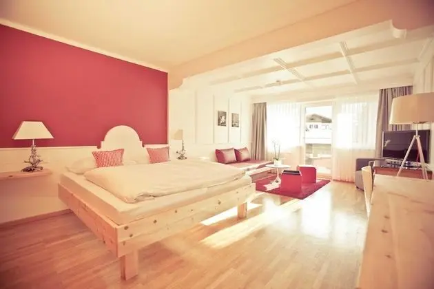 Tek Büyük Yataklı Oda (Hahnenkamm)