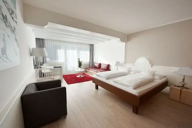 Tek Büyük Yataklı Oda (Hahnenkamm)