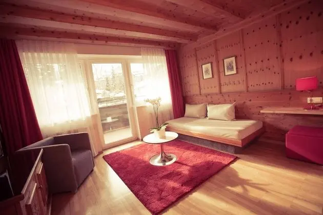 Tek Büyük Yataklı Oda (Hahnenkamm)