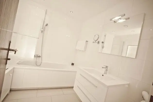 Tek Büyük Yataklı Oda (Hahnenkamm)