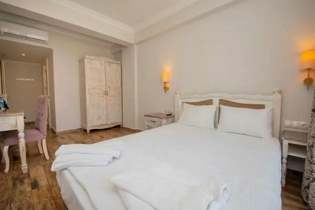 Standart Oda, Kısmi Deniz Manzaralı, Balkonlu