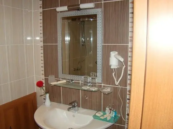Standard Tek Büyük veya İki Ayrı Yataklı Oda