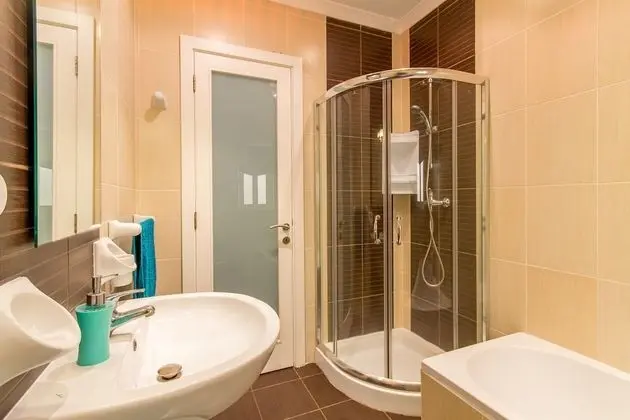 Family Apart Daire, Birden Çok Yatak, 2 Banyolu, Bahçeli (Qala - 3 Bedrooms Modern And Wellness)