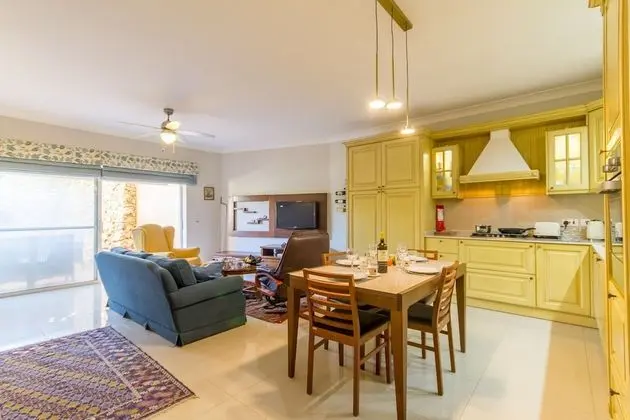 Family Apart Daire, Birden Çok Yatak, 2 Banyolu, Bahçeli (Qala - 3 Bedrooms Modern And Wellness)