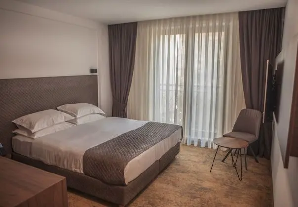 Deluxe Tek Kişilik Oda, 1 Büyük (Queen) Boy Yatak, Sigara İçilmez, Bahçe Manzaralı