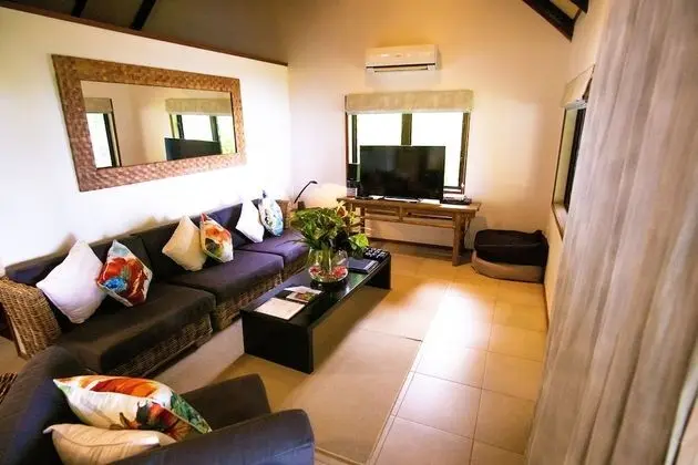 Royal Villa, 2 Yatak Odası, Plaj Manzaralı, Denize Sıfır