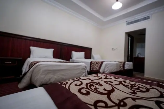 Quintuple Room