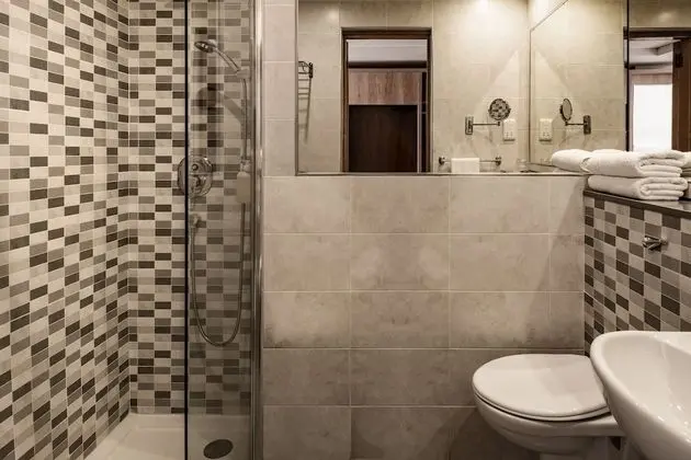 Standard Tek Büyük veya İki Ayrı Yataklı Oda, Kısmi Deniz Manzaralı