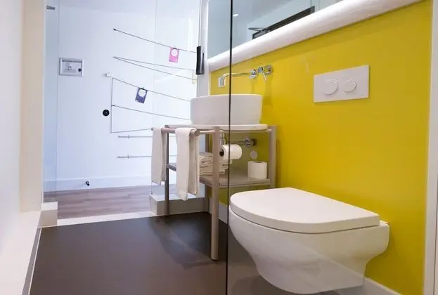 Basic Oda, 1 En Büyük (King) Boy Yatak, Şehir Manzaralı
